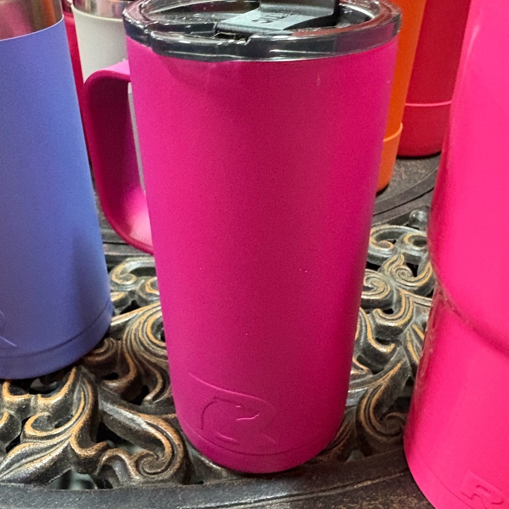 Rtic raspberry color 16 oz. Coffee cup insulated with handle. EUC - Picture 2 of 2